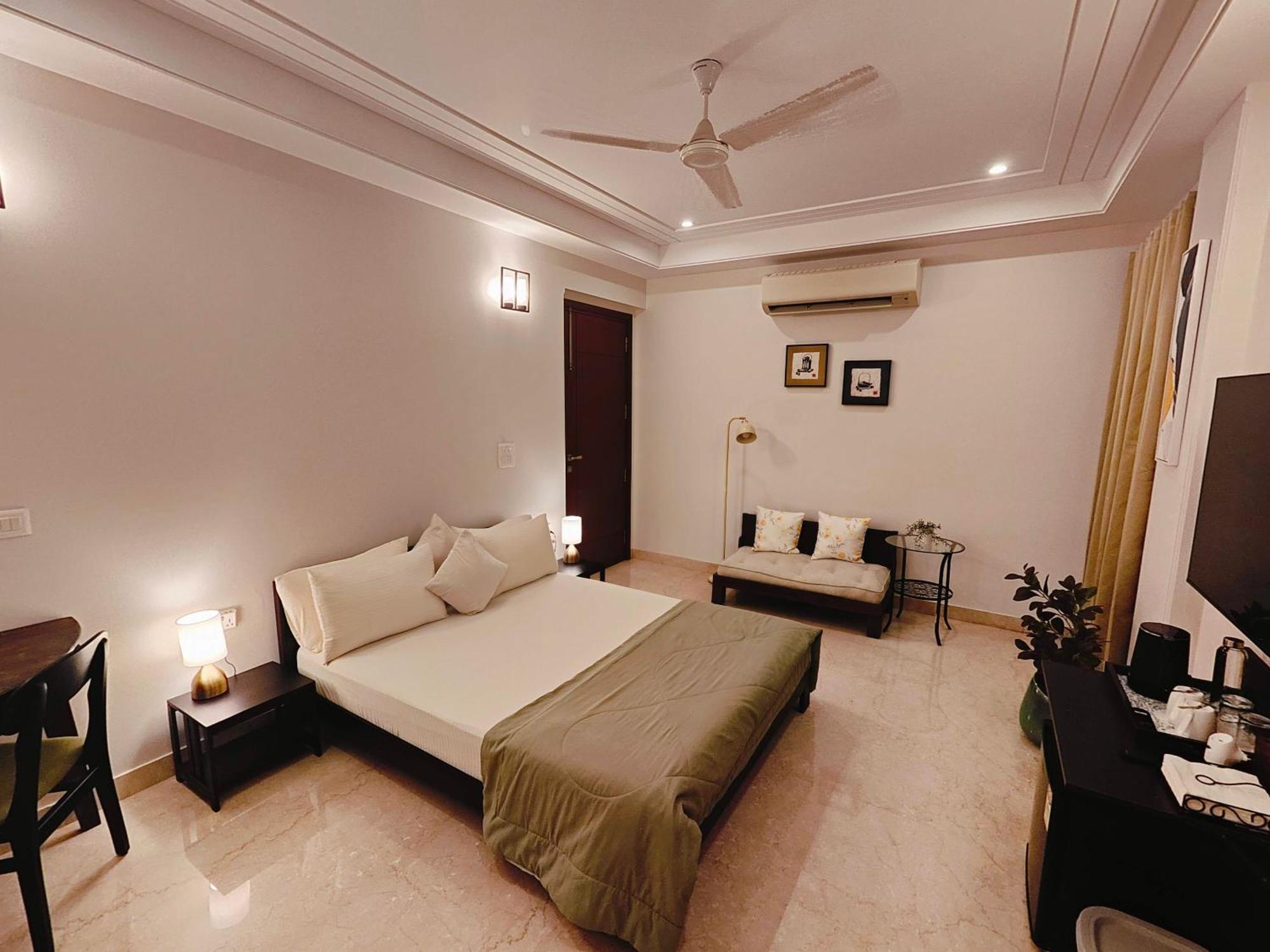 Nien * New Delhi